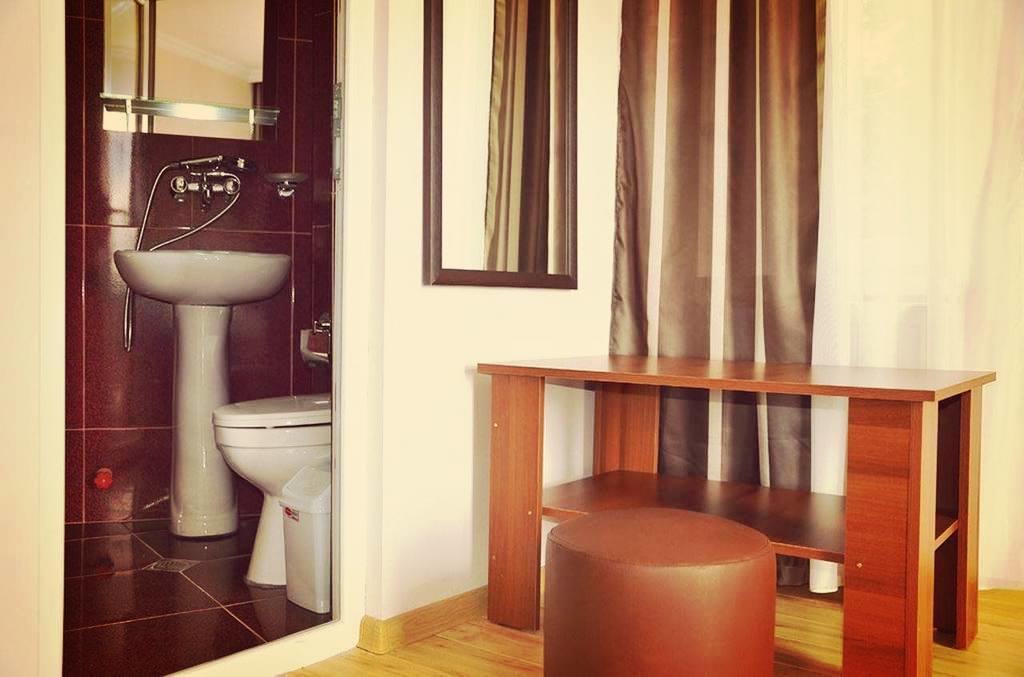 Hotel Nina Tbilisi Esterno foto