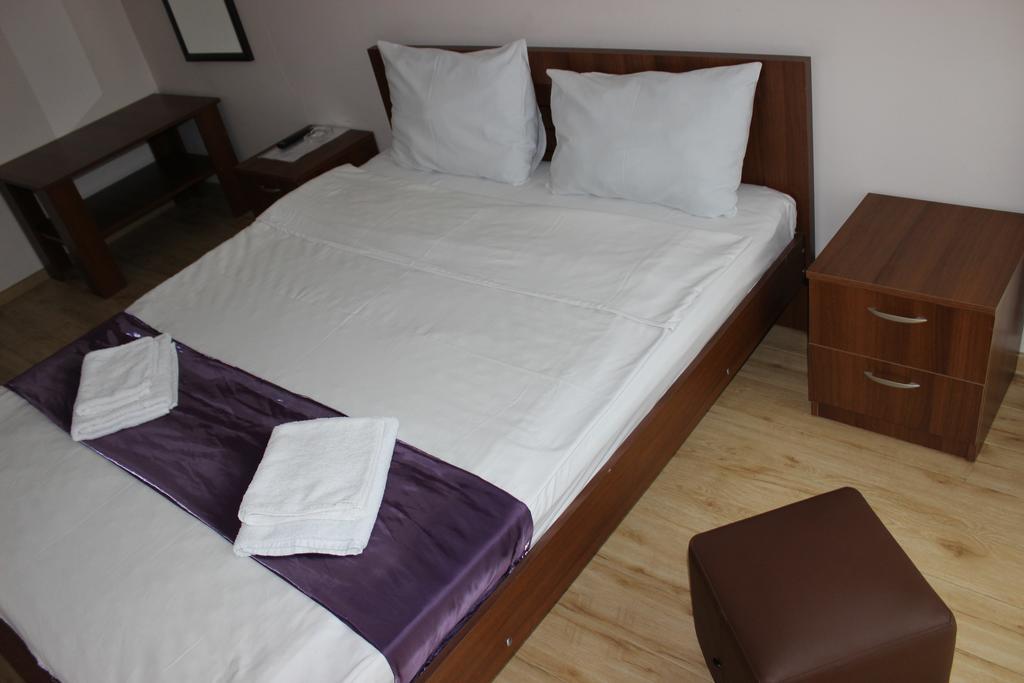 Hotel Nina Tbilisi Esterno foto