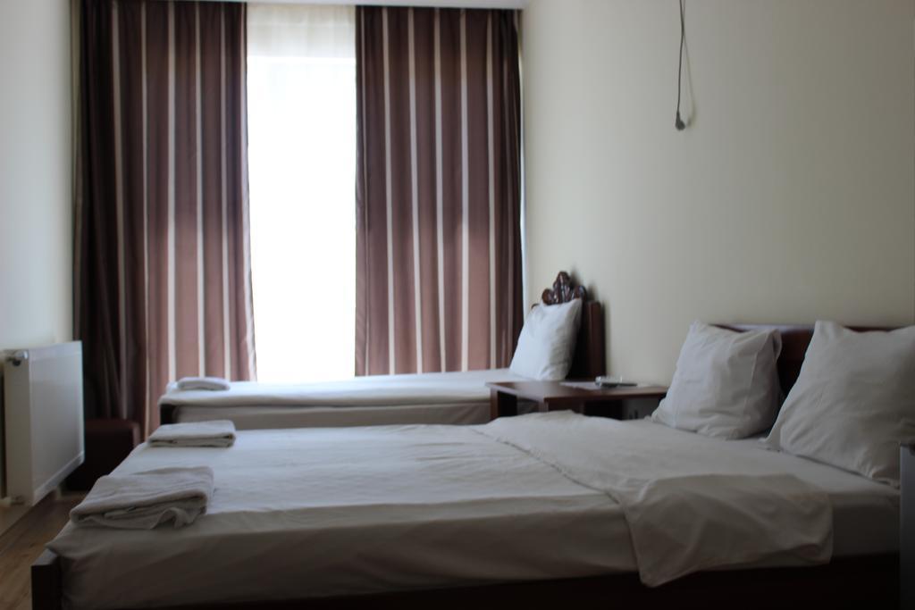 Hotel Nina Tbilisi Esterno foto