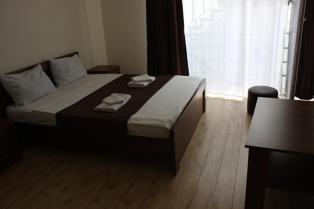 Hotel Nina Tbilisi Esterno foto