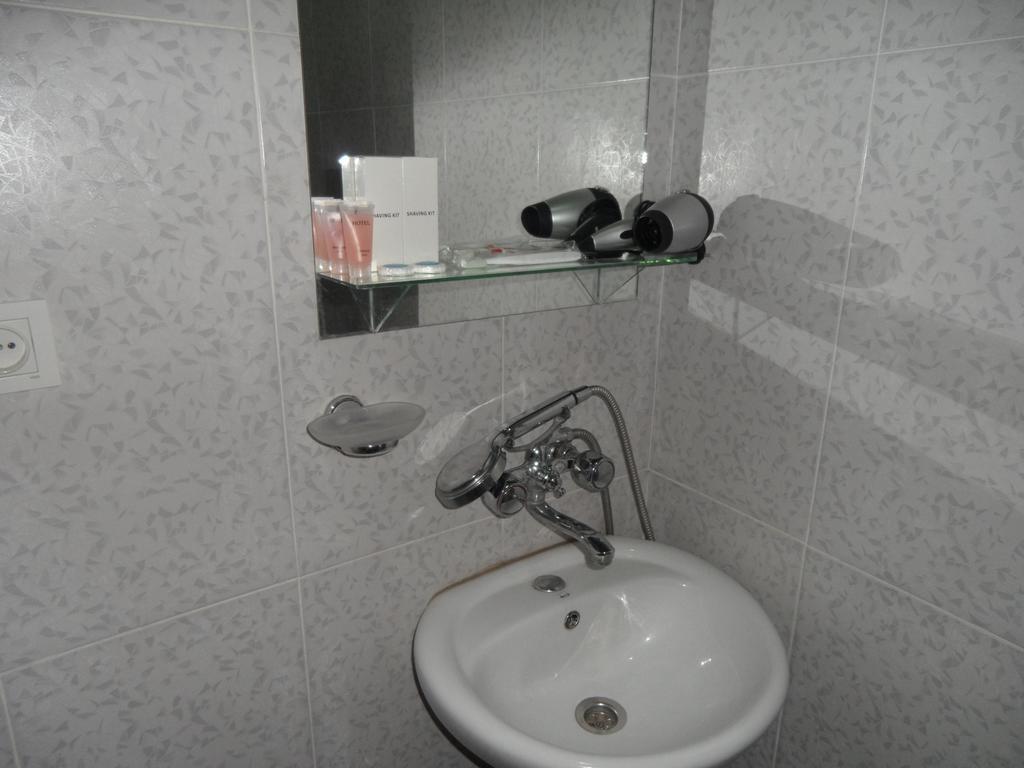 Hotel Nina Tbilisi Esterno foto